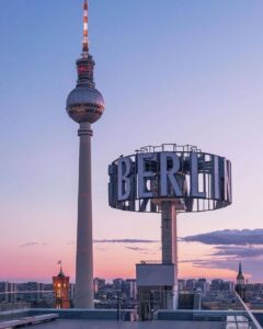📸 IG_ @loewe7 #berlininstagram #igersberlin…